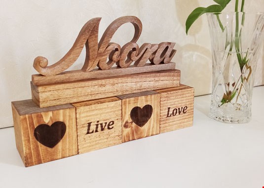استند نورا